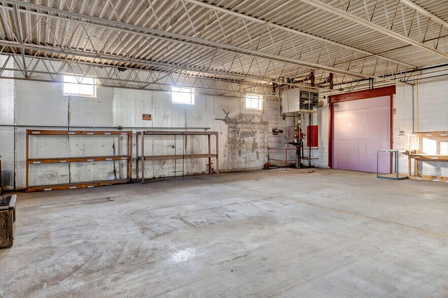 More Photos Of 504 Airport Rd, Crane Warehouse For Sale