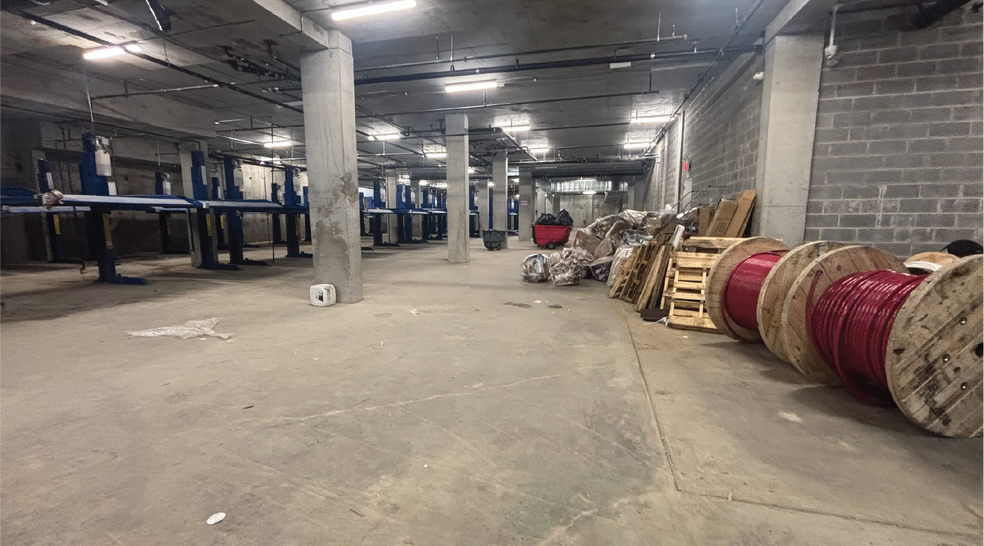 More Photos Of 555 Broadway, Brooklyn Apartments For Lease