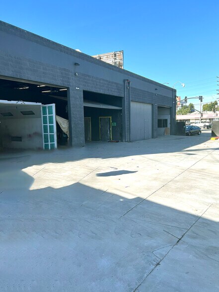 More Photos Of 6144-6148 Venice Blvd, Los Angeles Auto Repair For Lease