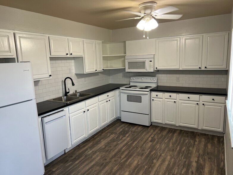 More Photos Of 2255-2297 E Shaw Ave, Fresno Apartments For Sale