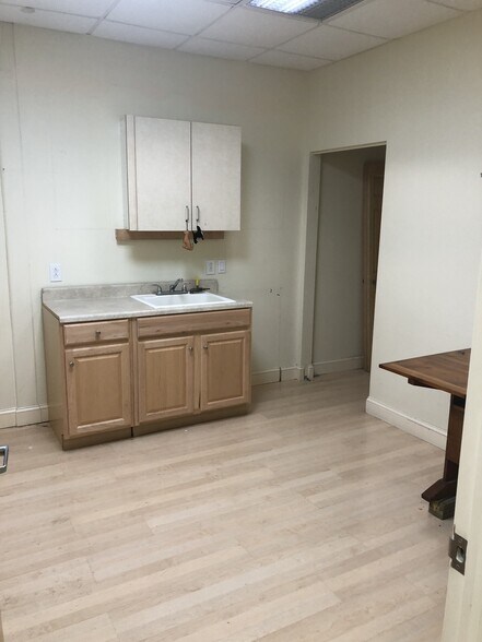 More Photos Of 4225 Main St, Elverson Freestanding For Lease