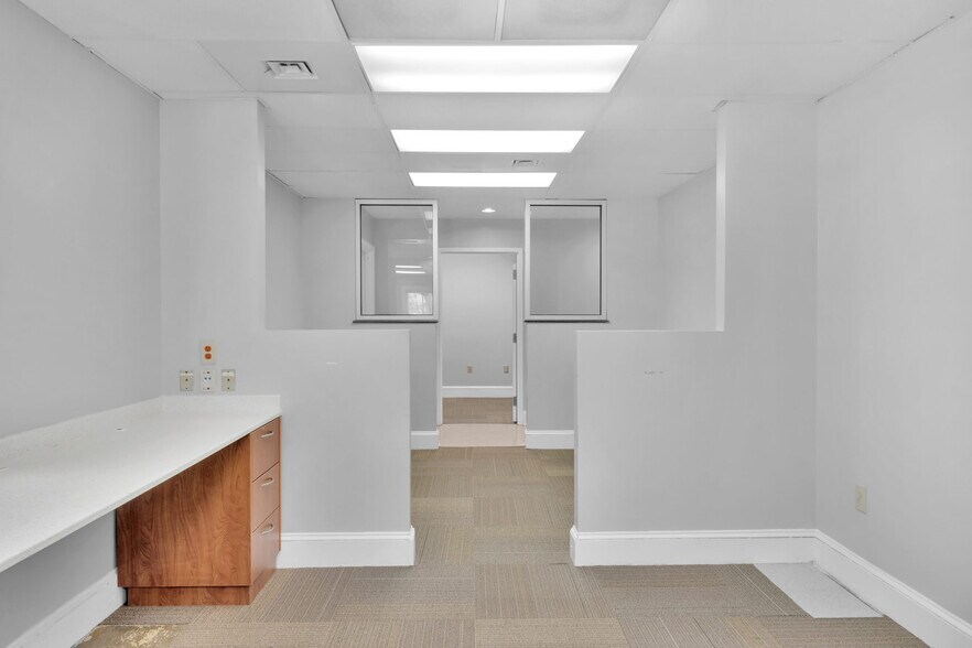 More Photos Of 1201-1203 Colonial Commons Ct, Lancaster Medical For Lease