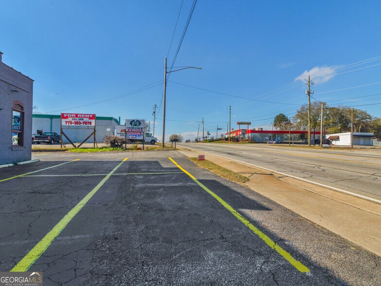 More Photos Of 1300 W Taylor St, Griffin General Retail For Sale