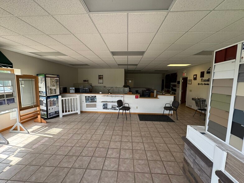 More Photos Of 855 Industrial Dr, Mondovi Distribution For Lease