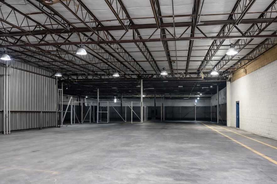 More Photos Of 1721 Dove St, Port Huron Warehouse For Lease