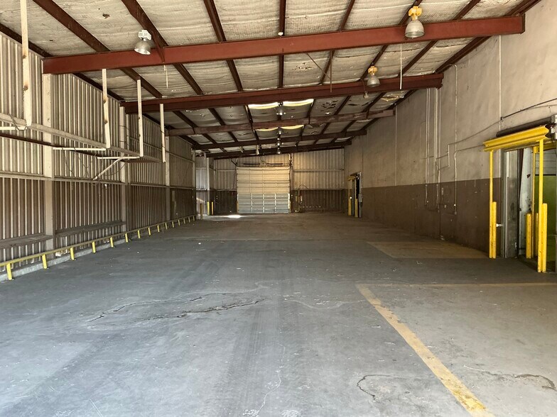 More Photos Of 908 Cecilia St, Alice Warehouse For Lease