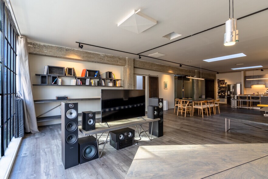 More Photos Of 1122-1126 Folsom St, San Francisco Industrial For Sale