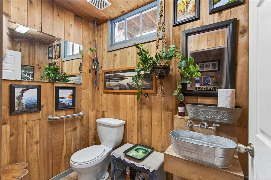 More Photos Of 8 Fairgrounds Rd, Skamokawa Restaurant For Sale