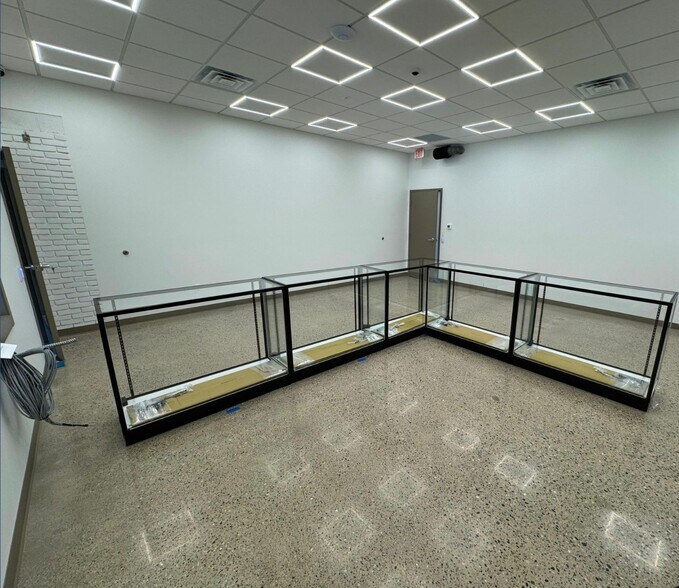 More Photos Of 600 Plymouth Ave NE, Grand Rapids Bank For Lease