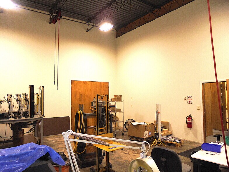 More Photos Of 256 Main St, East Windsor Research And Development For Sale