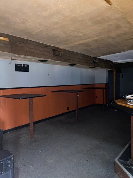 More Photos Of 614 Broad St st, Beloit General Retail For Lease