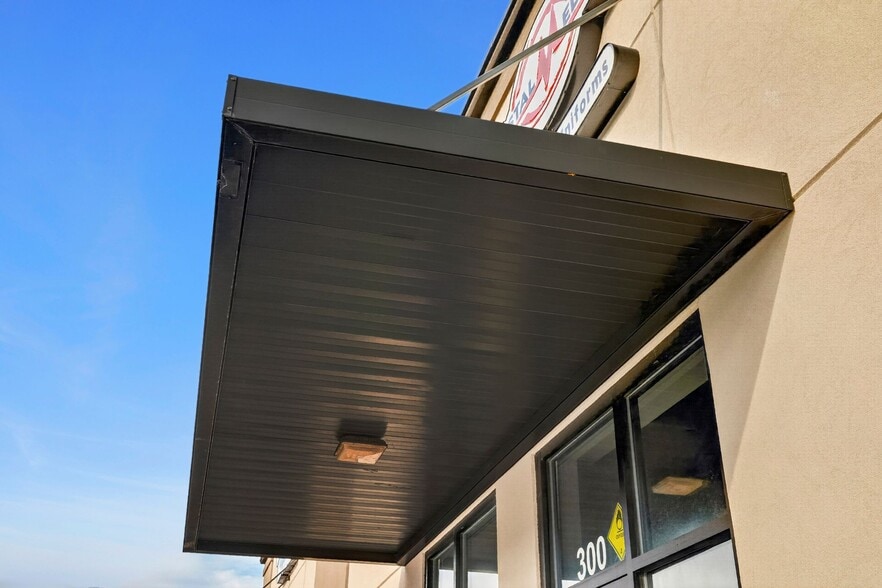 More Photos Of 1557 Pooler Pky, Pooler Storefront Retail Office For Lease