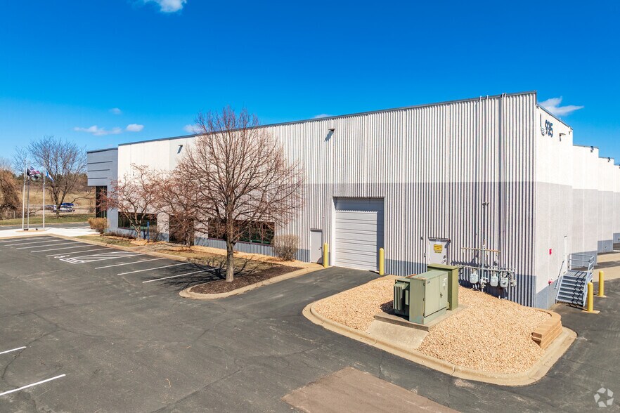 More Photos Of 935 Blue Gentian Rd, Eagan Unknown For Lease