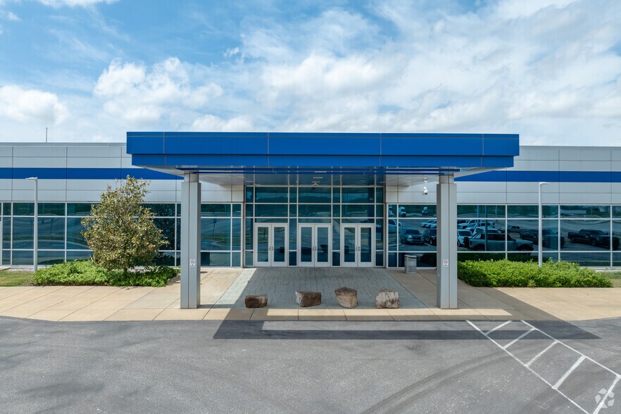 More Photos Of 3231 Paul R Lowry Rd, Memphis Industrial For Lease