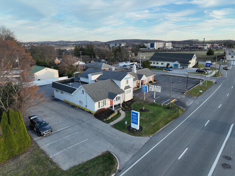 More Photos Of 2129 S Queen St, York Freestanding For Sale