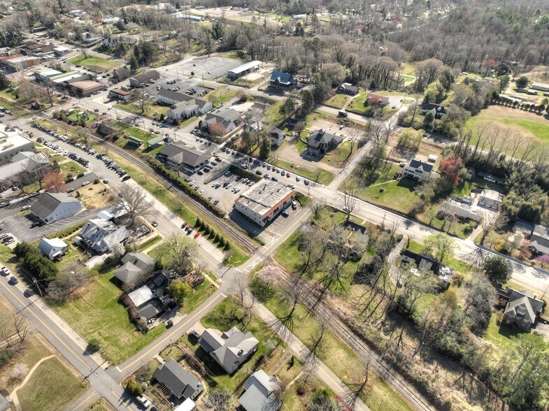 More Photos Of 990 E Main St, Blue Ridge Office For Sale