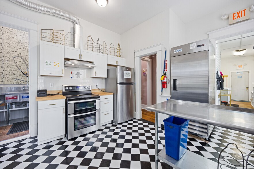 More Photos Of 104 W Main St, Elizabeth City Office Residential For Sale