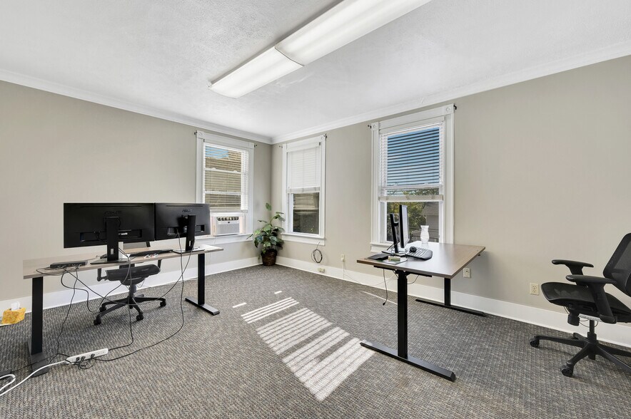 More Photos Of 1813 Main St, Blakely Office For Sale
