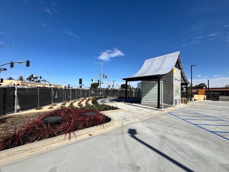 More Photos Of 887 N Glassell St, Orange Freestanding For Lease