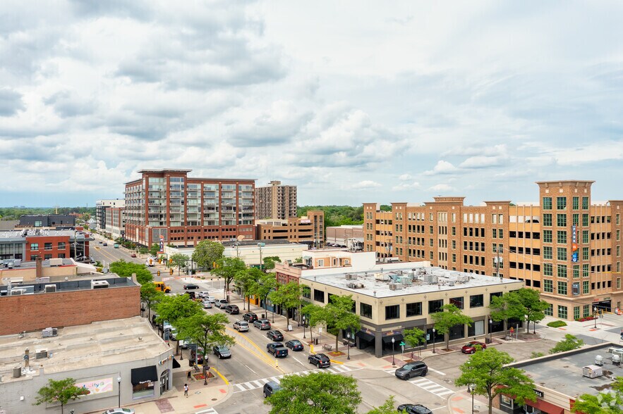 More Photos Of 117-123 S Main St, Royal Oak Office For Lease