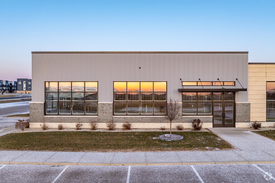 More Photos Of 110 Limestone Pass, Cottage Grove Freestanding For Lease