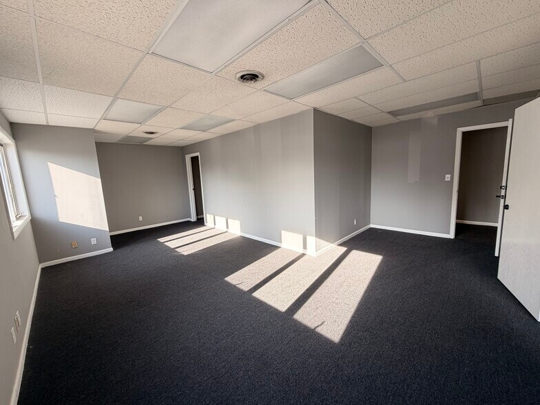 More Photos Of 315 E Ridge Rd, Griffith Storefront Retail Office For Lease