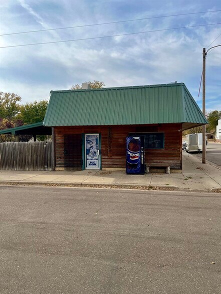 More Photos Of 201 Main St, Fordyce General Retail For Sale