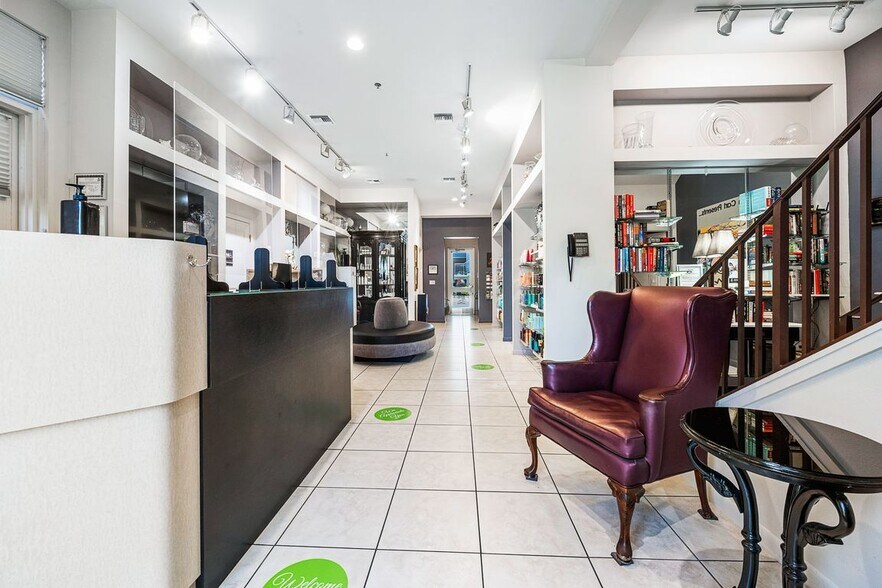 More Photos Of 1345 2nd St, Sarasota Office Residential For Sale