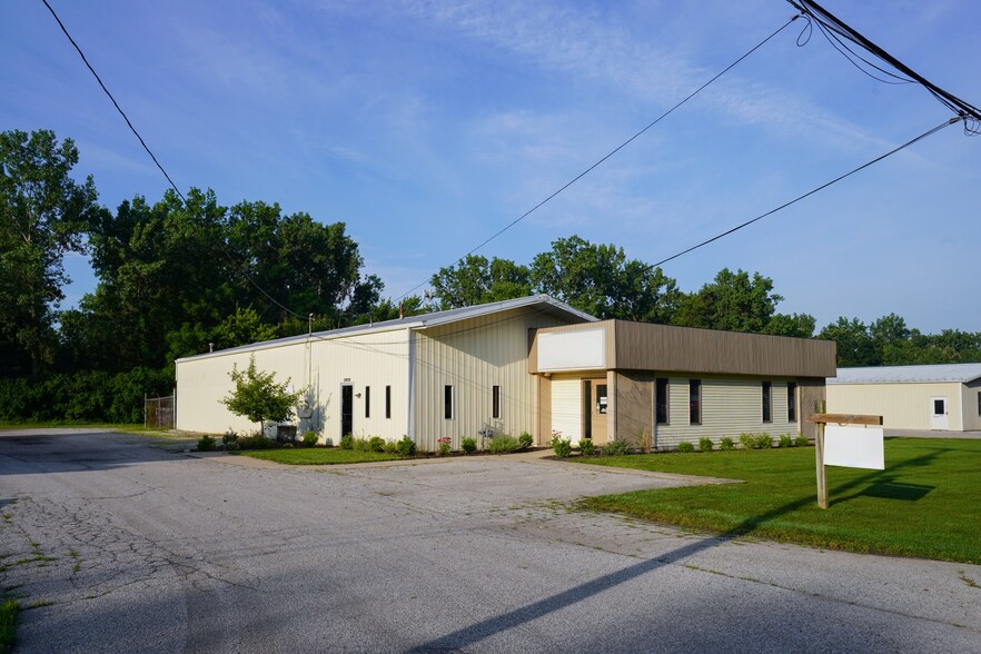 Primary Photo Of 2605 Alma Ave, Fort Wayne Flex For Sale