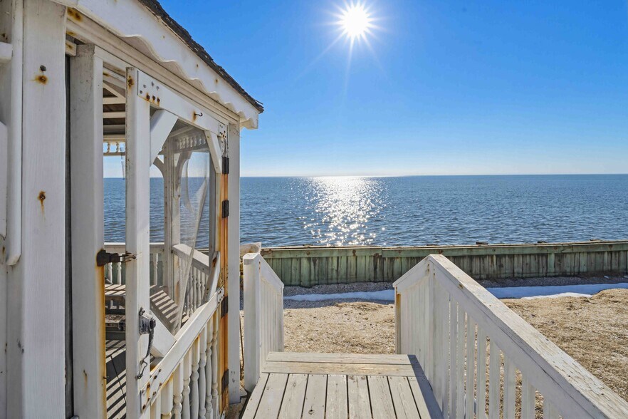 More Photos Of 102 Delaware ave, Fortescue Restaurant For Sale