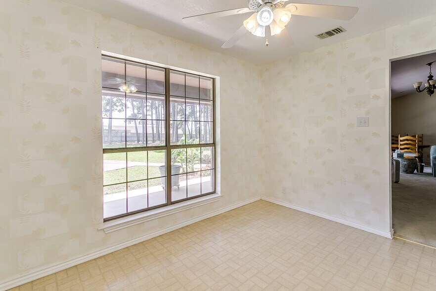 More Photos Of 3433 E Highway 199, Springtown Flex For Sale