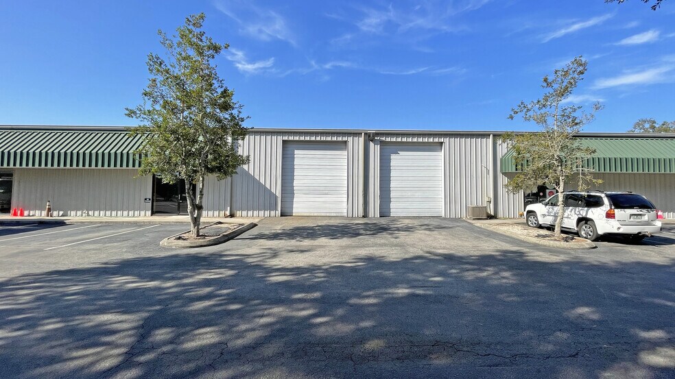 More Photos Of 2745 Industry Center Rd, Saint Augustine Warehouse For Lease