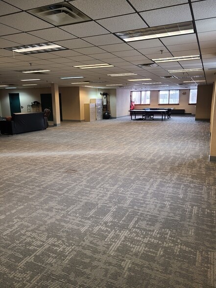 More Photos Of 136 Center St, Old Town Office For Sale
