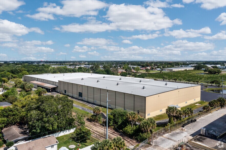 More Photos Of 851 E Maple St, Winter Garden Manufacturing For Lease