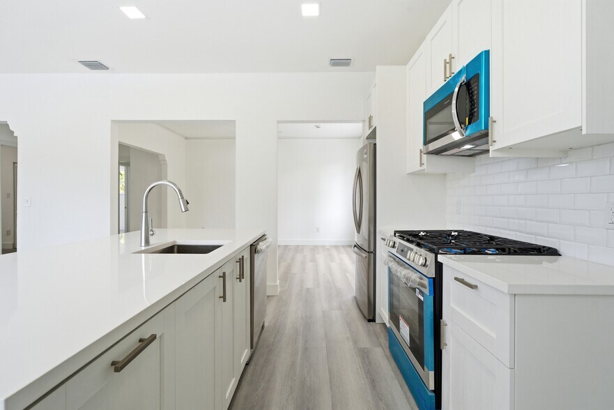 More Photos Of 340 NE 125th St, North Miami Office Residential For Sale
