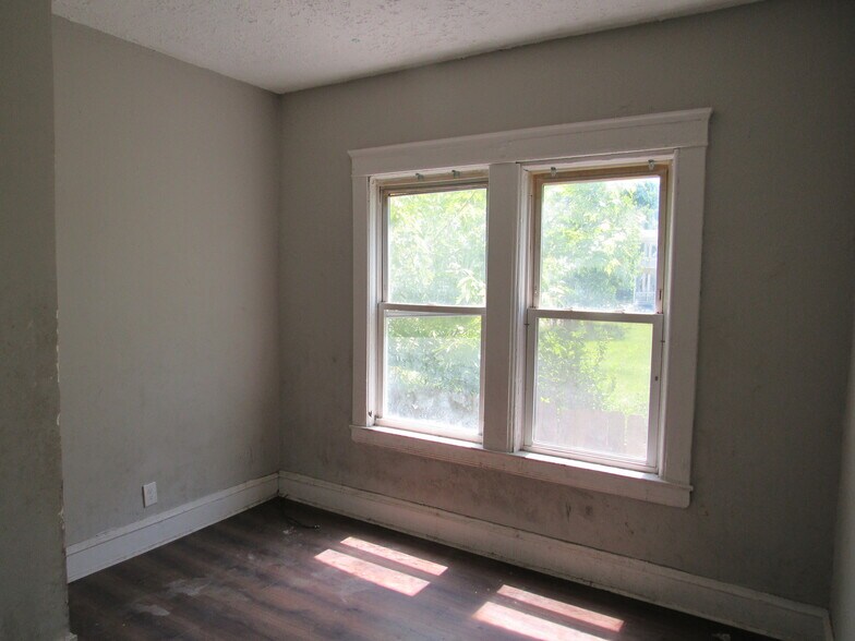 More Photos Of 932 Wheelock Rd, Cleveland Apartments For Sale