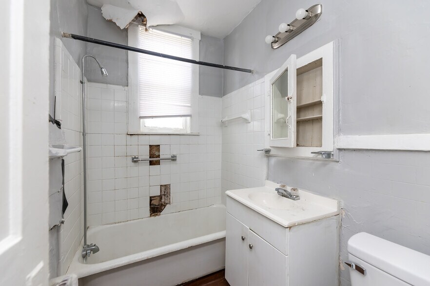 More Photos Of , Memphis Multifamily For Sale