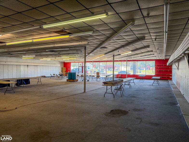 More Photos Of 1243 Washington St, Marion Storefront Retail Office For Sale