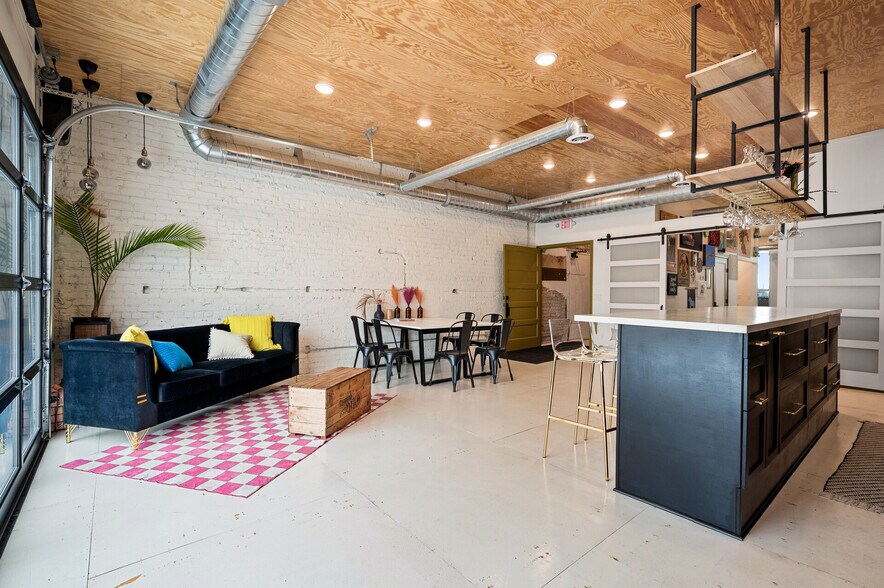 More Photos Of 102 State St N, Waseca Office For Sale