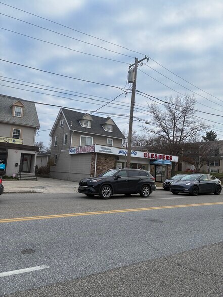 More Photos Of 129 Montgomery Ave, Bala Cynwyd Freestanding For Sale