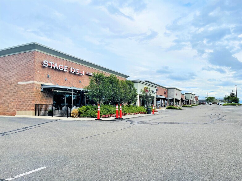 More Photos Of 6873-6931 Orchard Lake Rd, West Bloomfield Freestanding For Lease