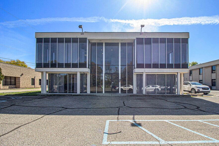 More Photos Of 17220 W 12 Mile Rd, Southfield Office For Sale
