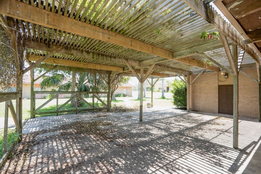 More Photos Of 1214 S Bridge Ave, Weslaco Schools For Sale