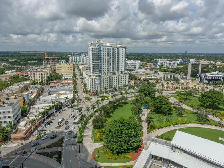 More Photos Of 1720 Harrison St, Hollywood Office Residential For Lease