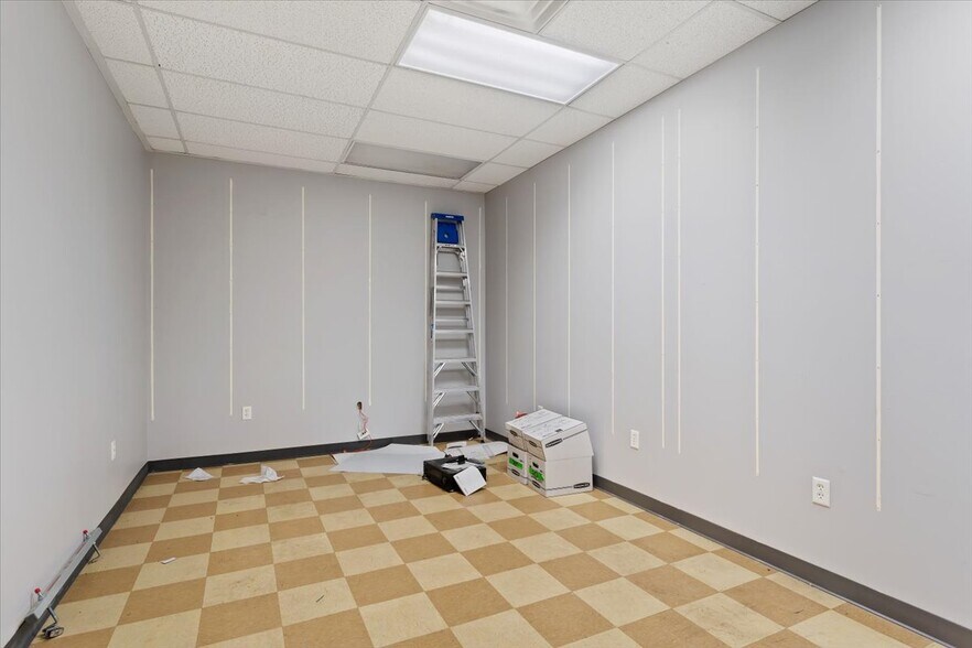 More Photos Of 3087 Washington Blvd, Ogden Freestanding For Sale