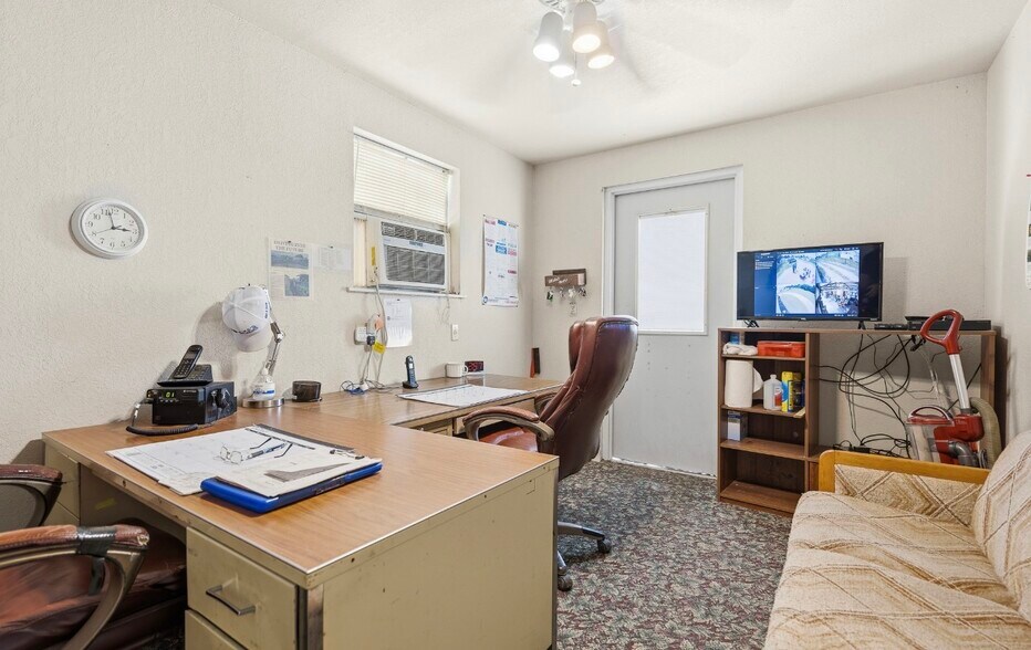 More Photos Of 7864 Brock Rd, Ardmore Service For Sale