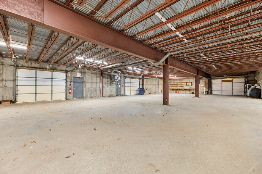 More Photos Of 177 NH Route 104, Meredith Freestanding For Lease