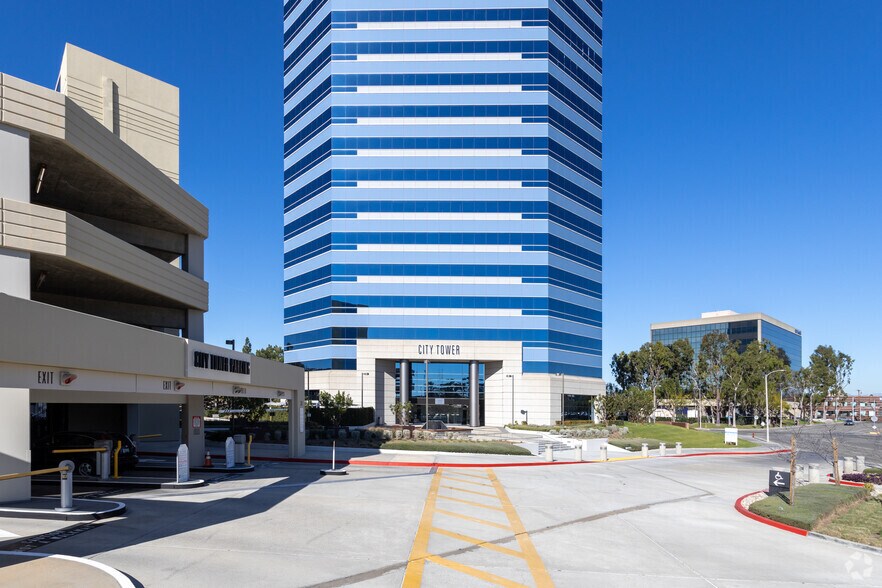 More Photos Of 333 City Blvd W, Orange Office For Lease