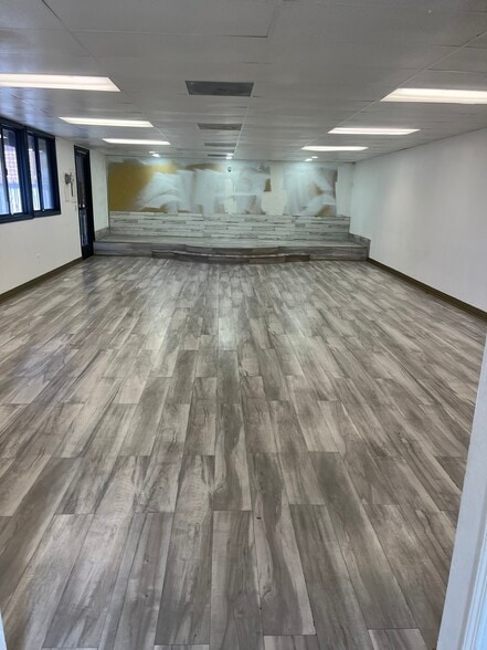 More Photos Of 16016 S Western Ave, Gardena Office For Lease