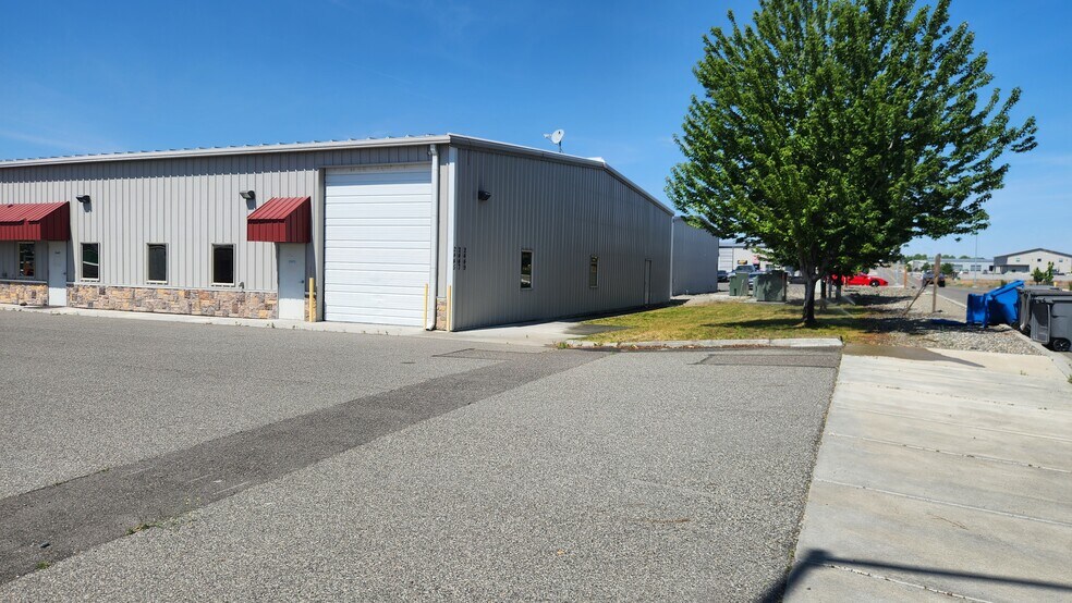 More Photos Of 2445 Robertson Dr, Richland Warehouse For Lease